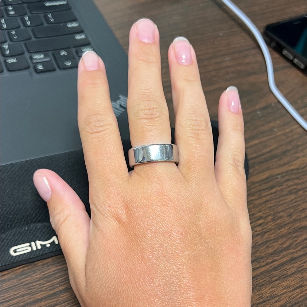 Oura Ring Gen 4 silver